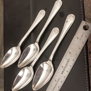Coffee spoons or grapefruit spoons